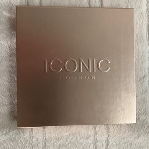 Iconic London Day To Slay Eyeshadow Palette